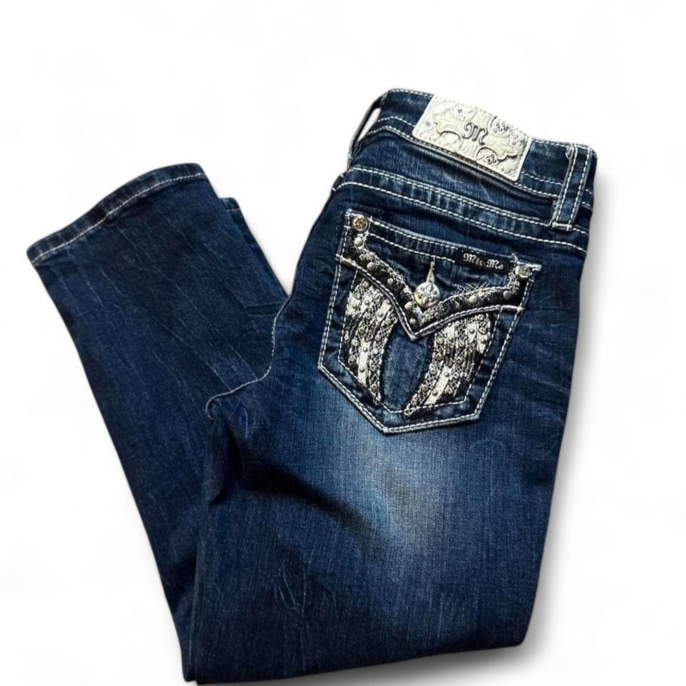 Miss Me standard crop dark wash denim embellished capri jeans size 26